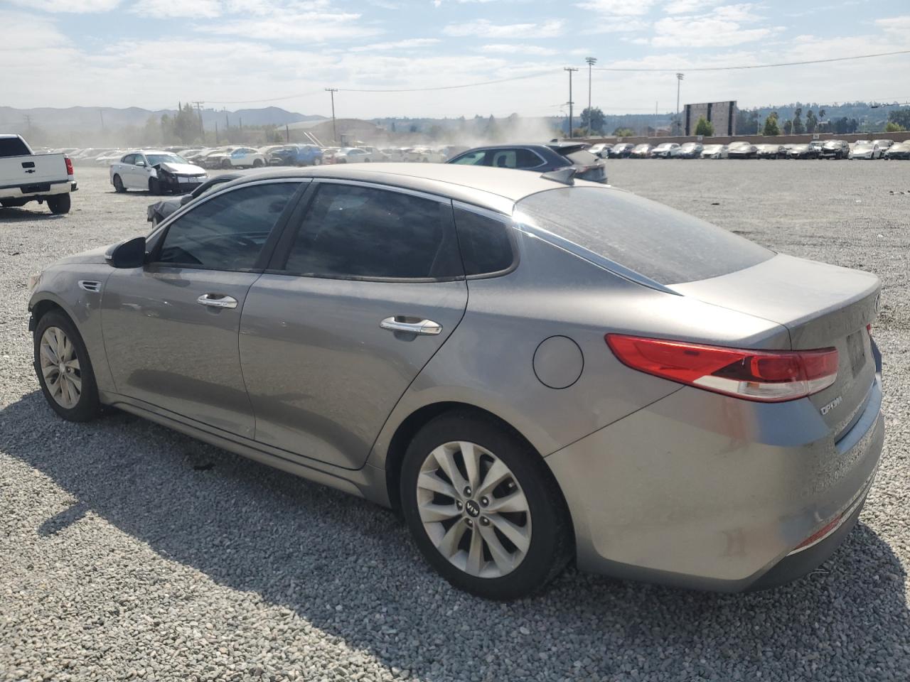 5XXGT4L36HG139224 2017 KIA OPTIMA - Image 2