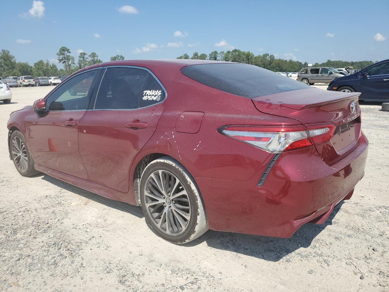 4T1B11HK4JU507846 2018 TOYOTA CAMRY - Image 2