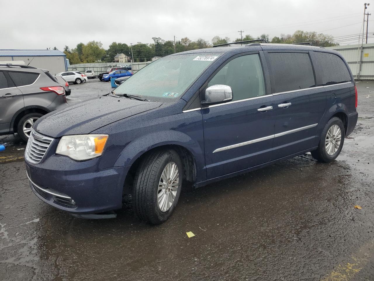 2015 Chrysler Town & Country - Image 1