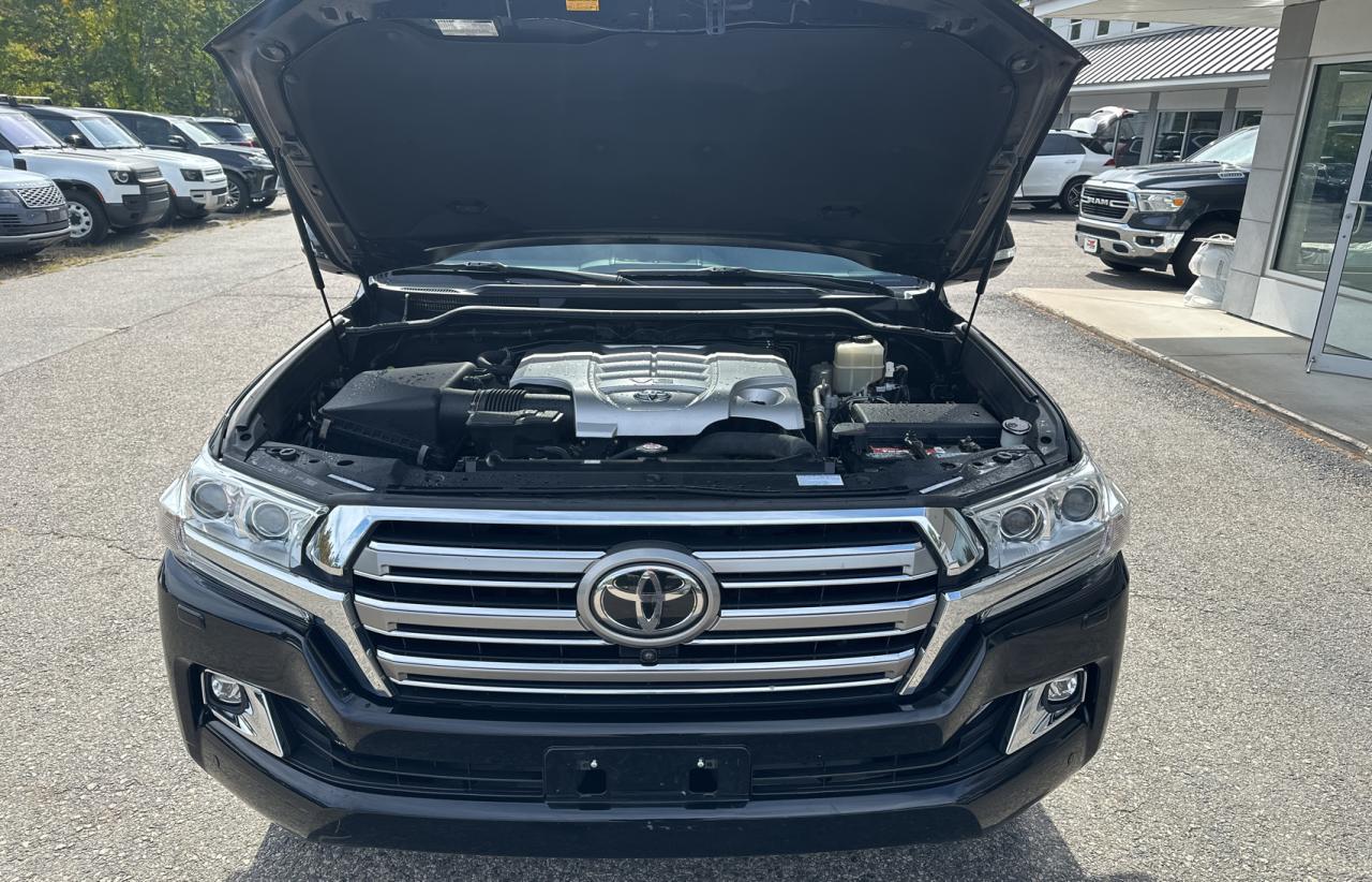 JTMCY7AJ7H4050517 2017 Toyota Land Cruiser