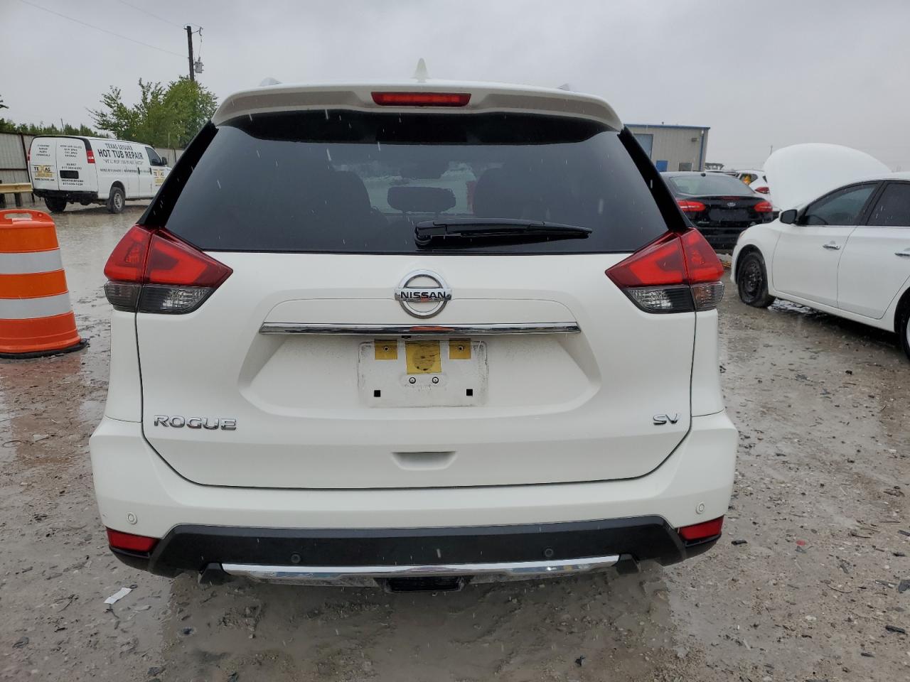 2020 Nissan Rogue S VIN: JN8AT2MT1LW011980 Lot: 69036524