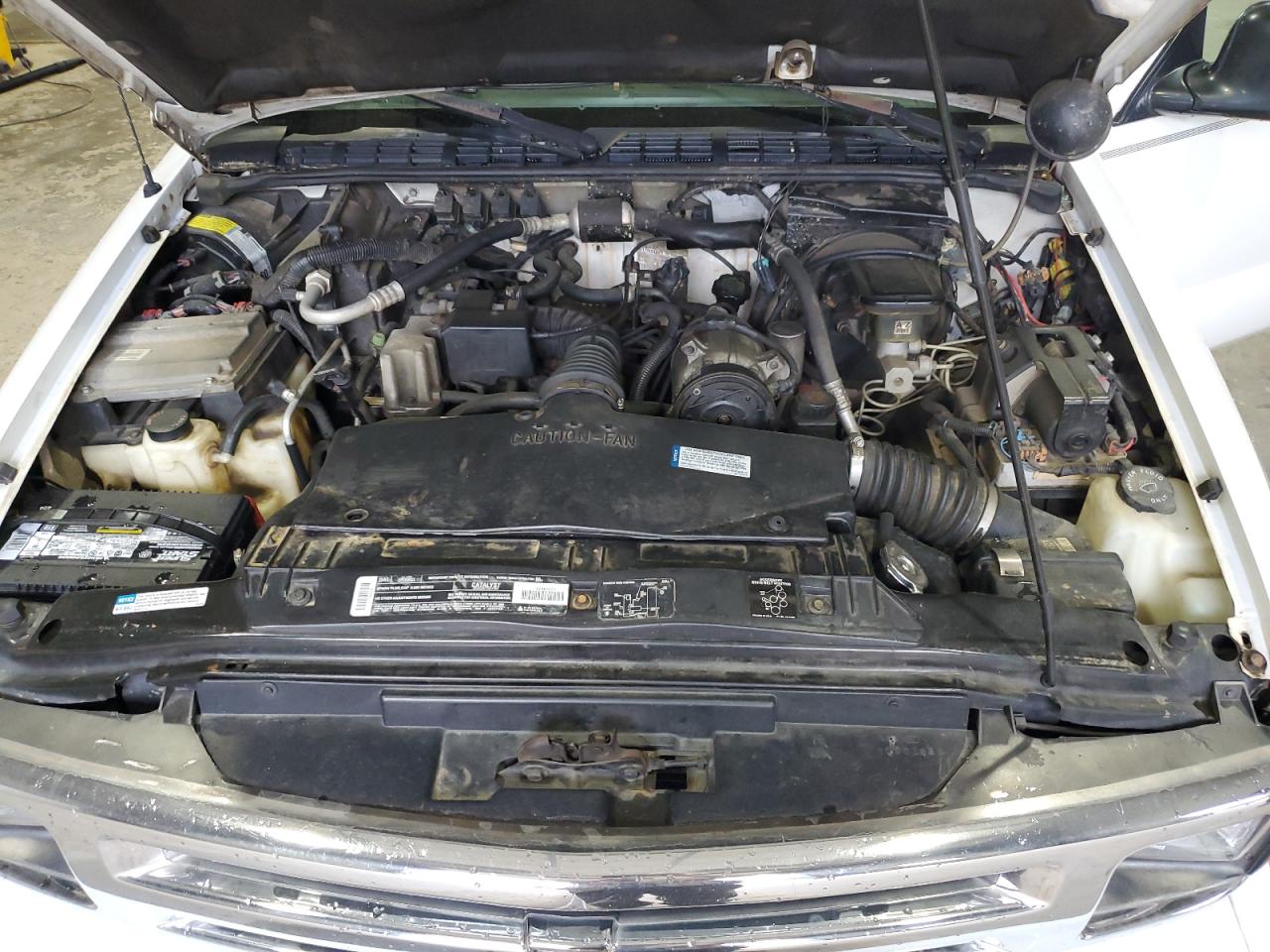 1996 Chevrolet S-10 Pickup - Image 12