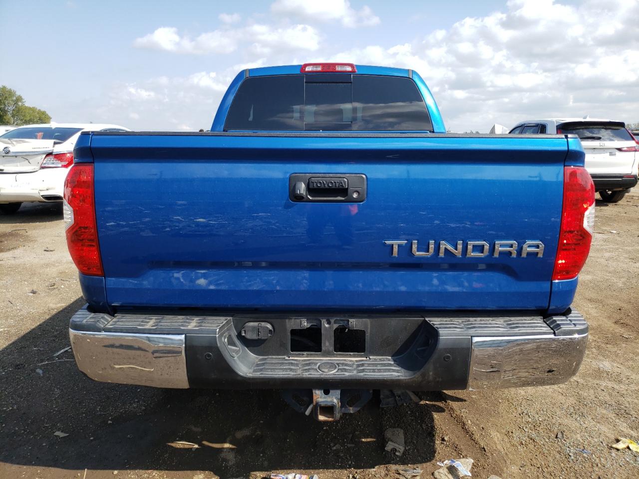 5TFUW5F11JX691996 2018 Toyota Tundra Double Cab Sr