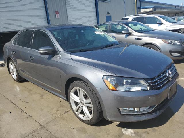  VOLKSWAGEN PASSAT 2015 Сріблястий