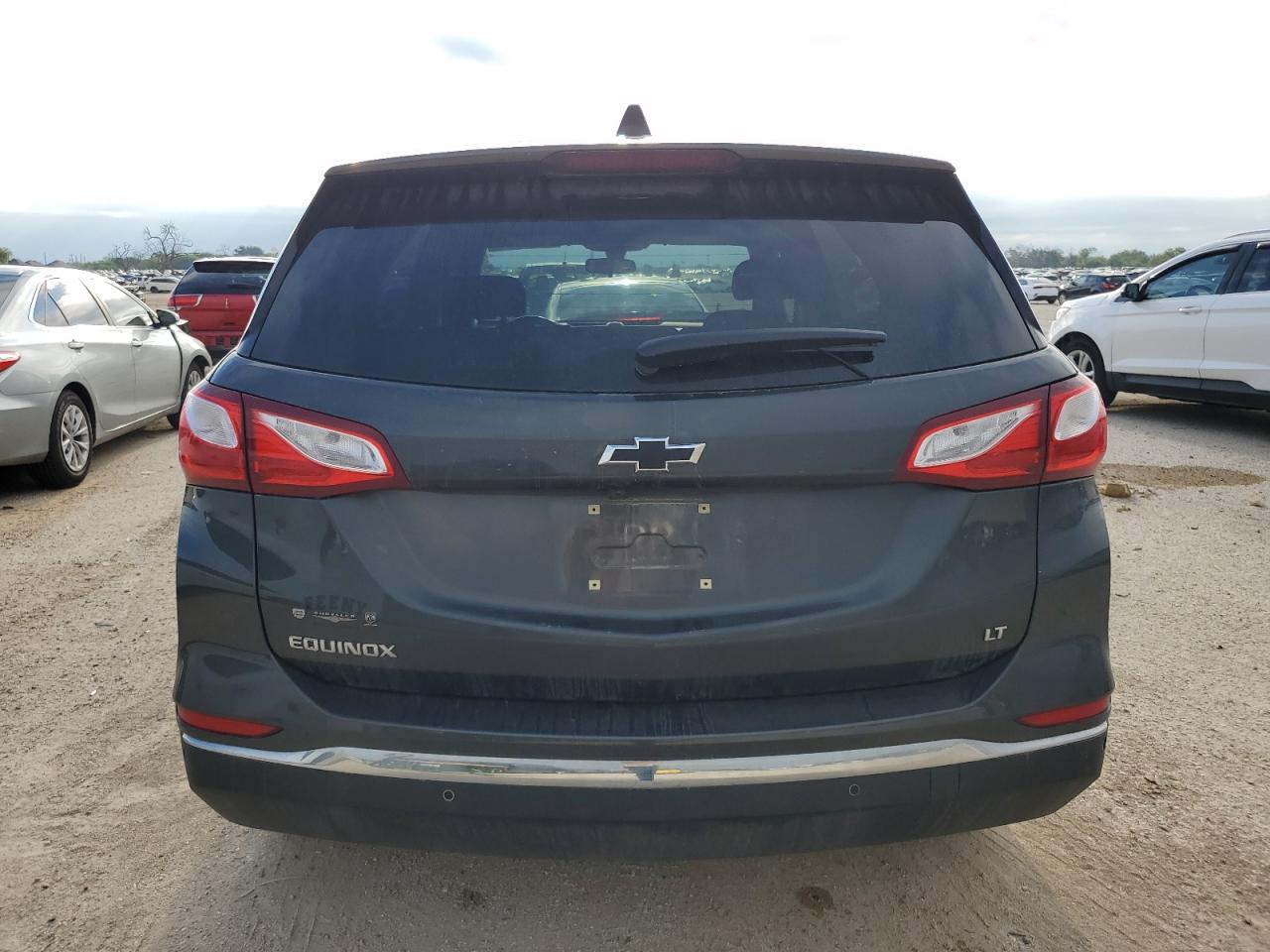 3GNAXJEV1JS636177 2018 Chevrolet Equinox Lt