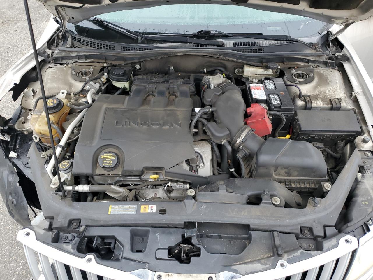 2010 Lincoln MKZ - Image 12