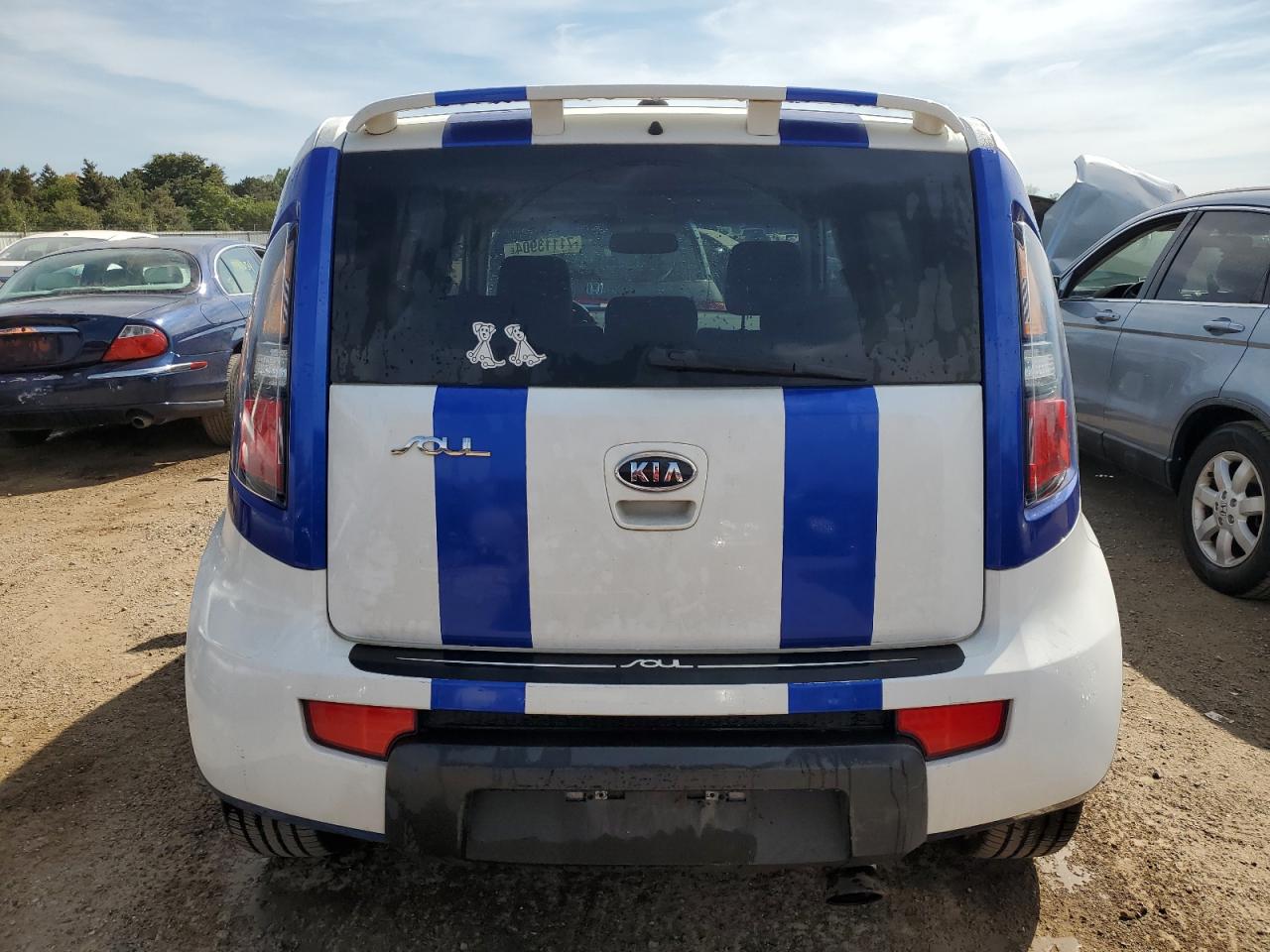 2010 Kia Soul + VIN: KNDJT2A24A7703178 Lot: 71113904