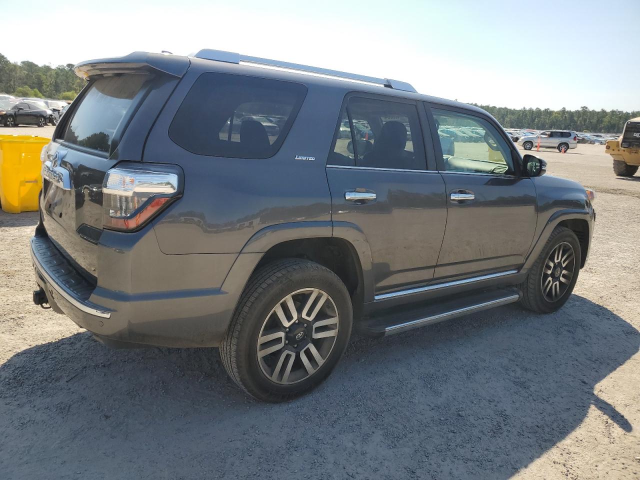 VIN JTEBU5JR1J5553909 2018 TOYOTA 4RUNNER no.3