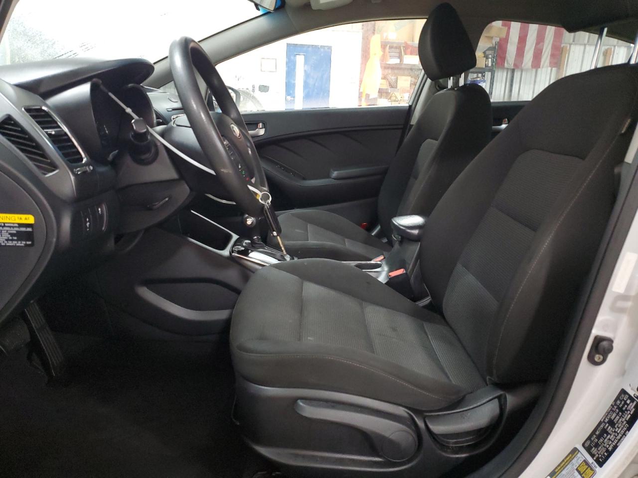 2017 Kia Forte - Image 7