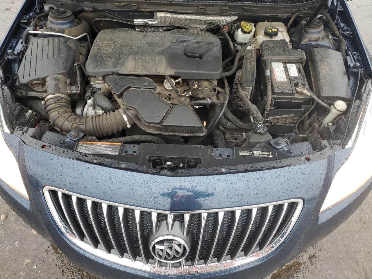 2011 Buick Regal - Image 12