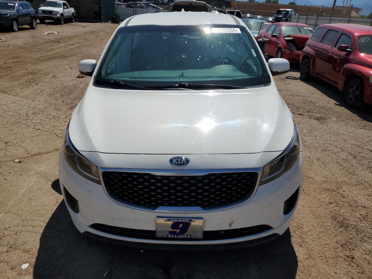 KNDMB5C18H6231976 2017 Kia Sedona Lx