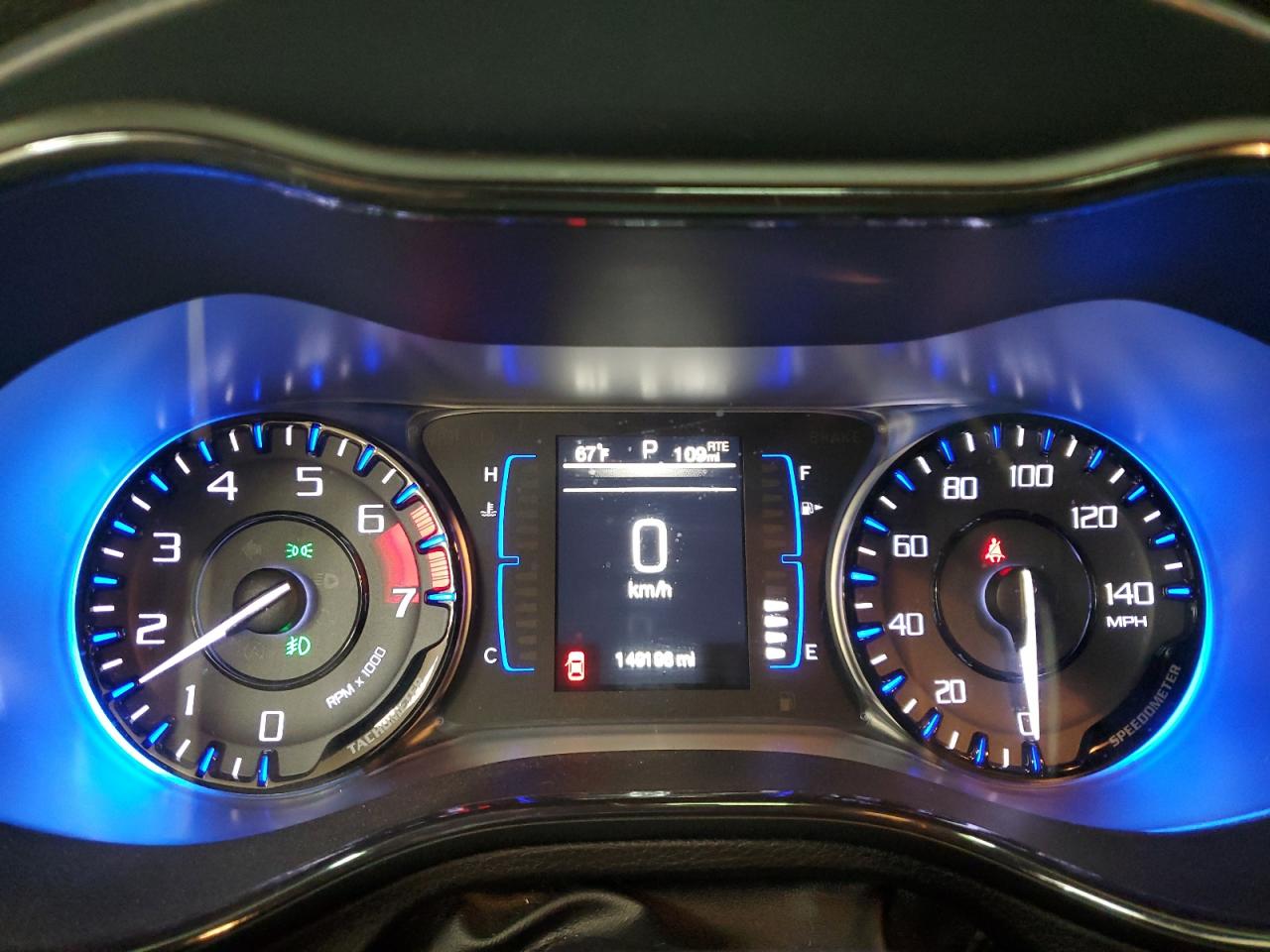2015 Chrysler 200 - Image 9