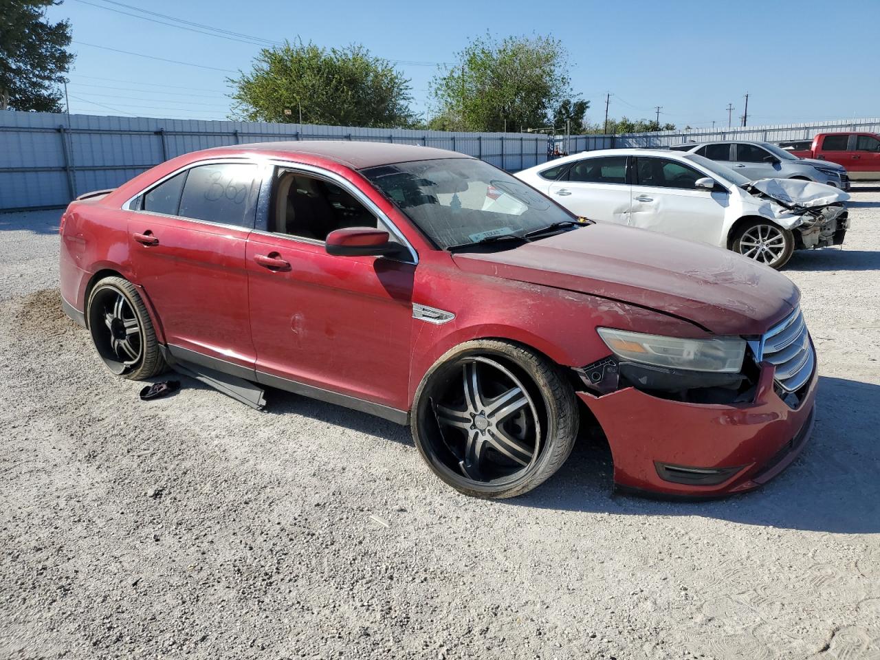 2014 Ford Taurus - Image 4