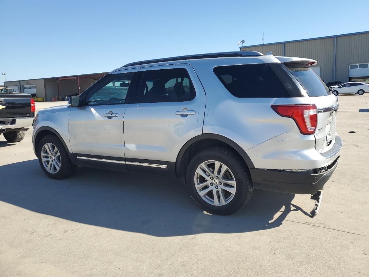 1FM5K8D86JGB90986 2018 FORD EXPLORER - Image 2