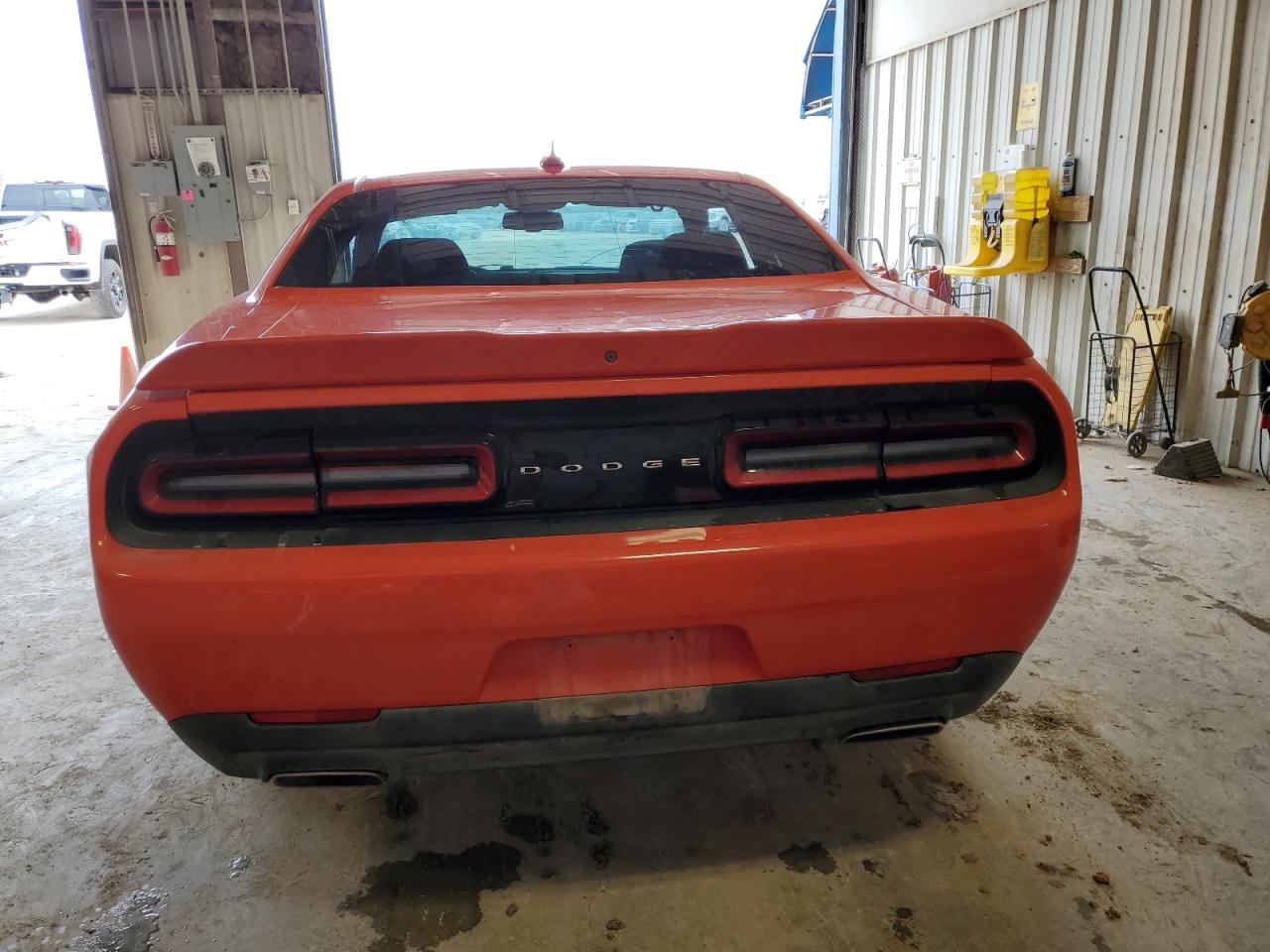 2C3CDZAG0JH327985 2018 Dodge Challenger Sxt