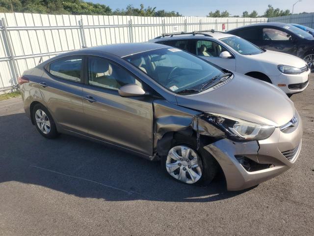  HYUNDAI ELANTRA 2016 Zielony