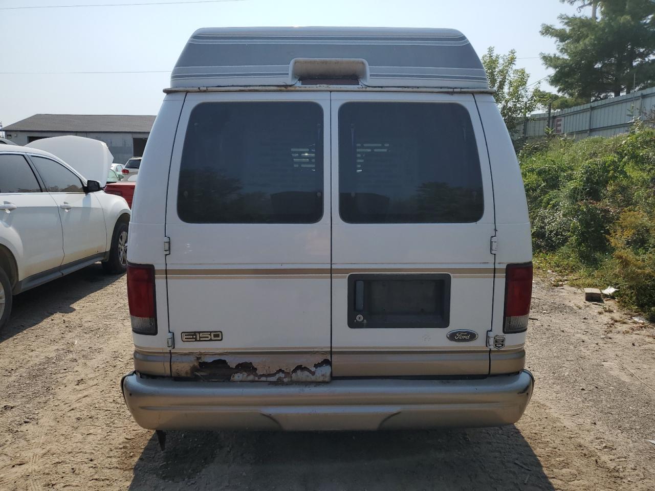 2003 Ford Econoline - Image 6