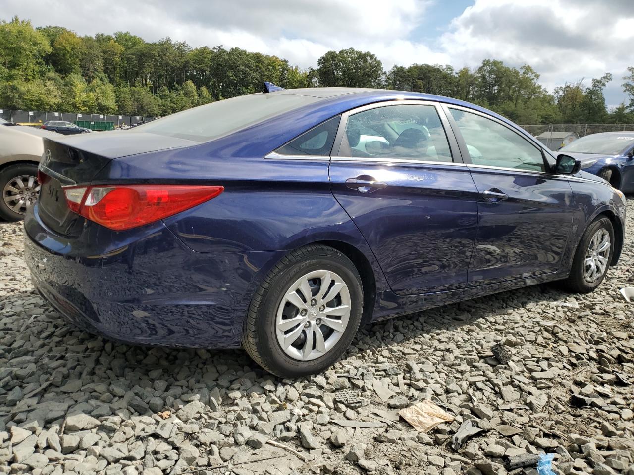 2012 Hyundai Sonata - Image 3