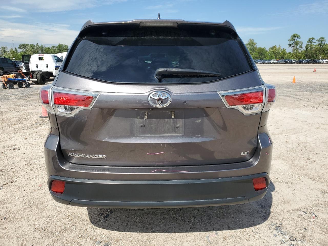 5TDZKRFH3ES025661 2014 Toyota Highlander Le