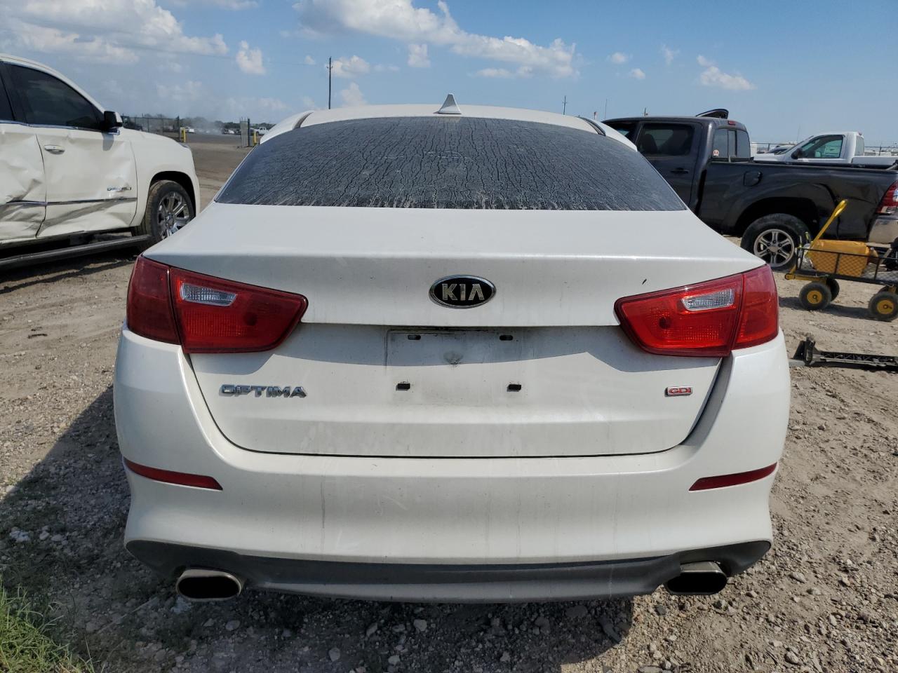 KNAGM4A73F5570086 2015 Kia Optima Lx