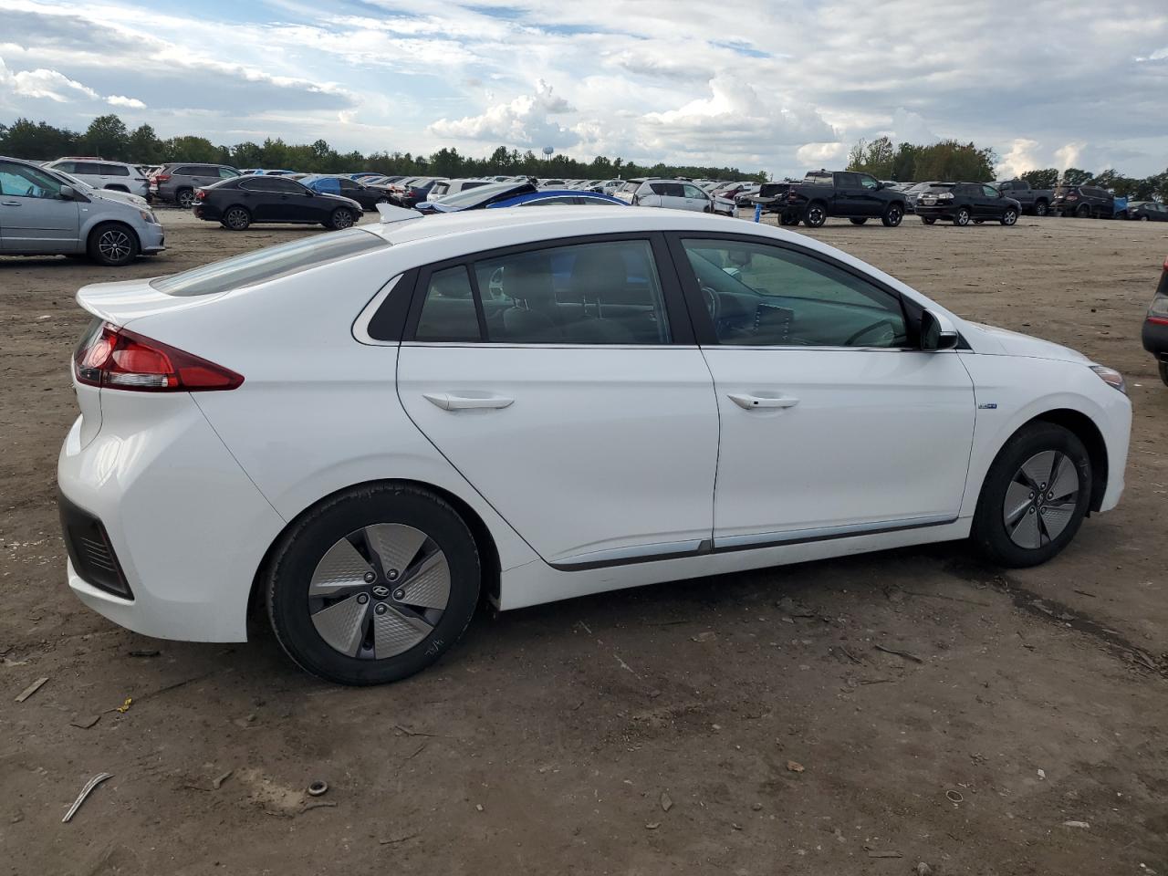 KMHC75LC3LU190817 2020 Hyundai Ioniq Se