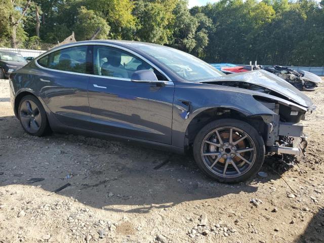  TESLA MODEL 3 2020 Серый