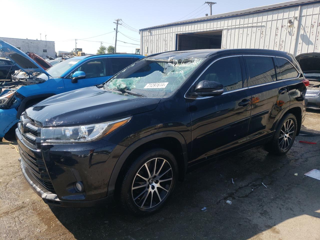 5TDJZRFH2JS862114 2018 TOYOTA HIGHLANDER - Image 1