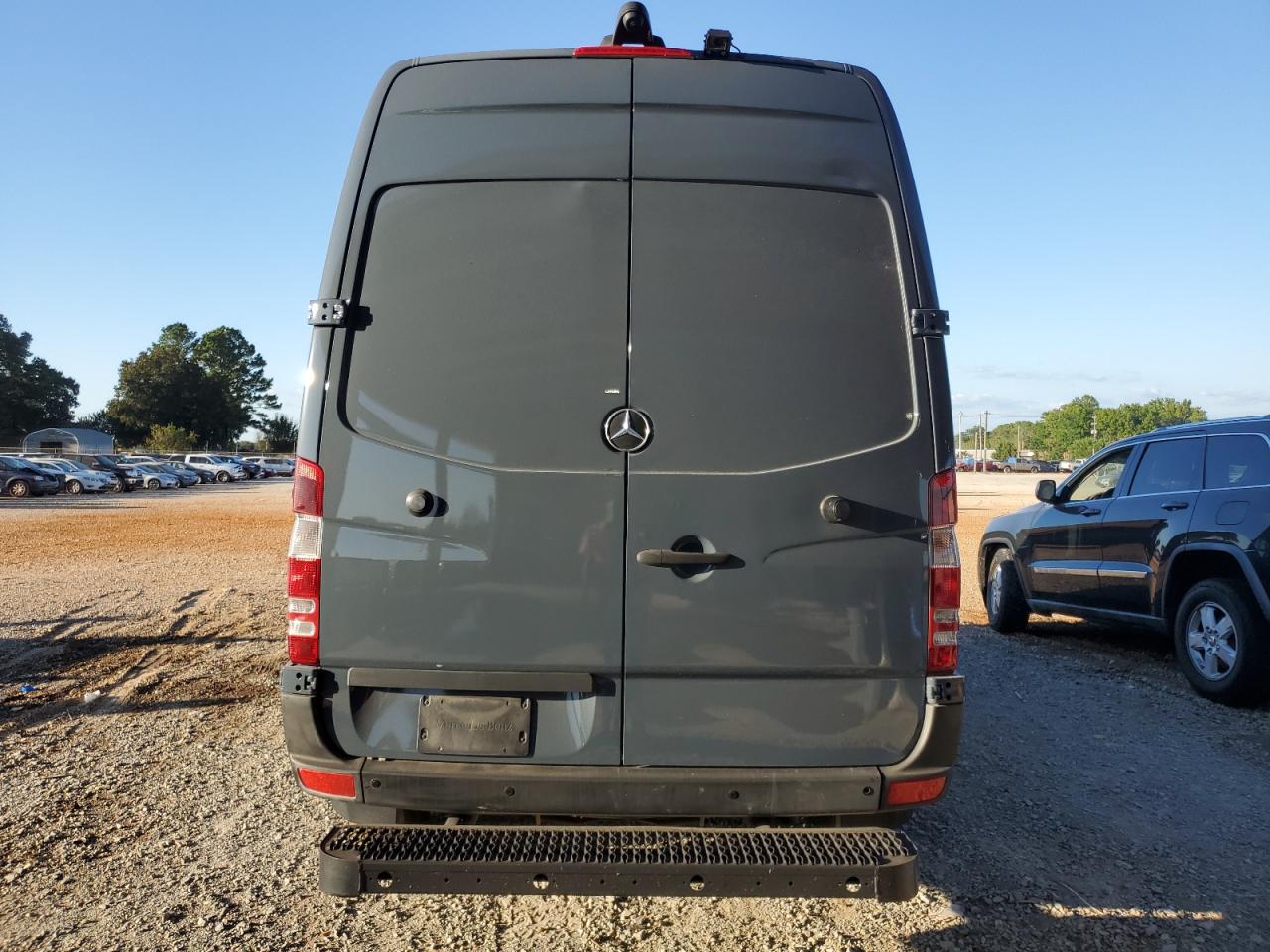 2018 Mercedes-Benz Sprinter 2500 VIN: WD3PE7CD7JP645884 Lot: 72614234