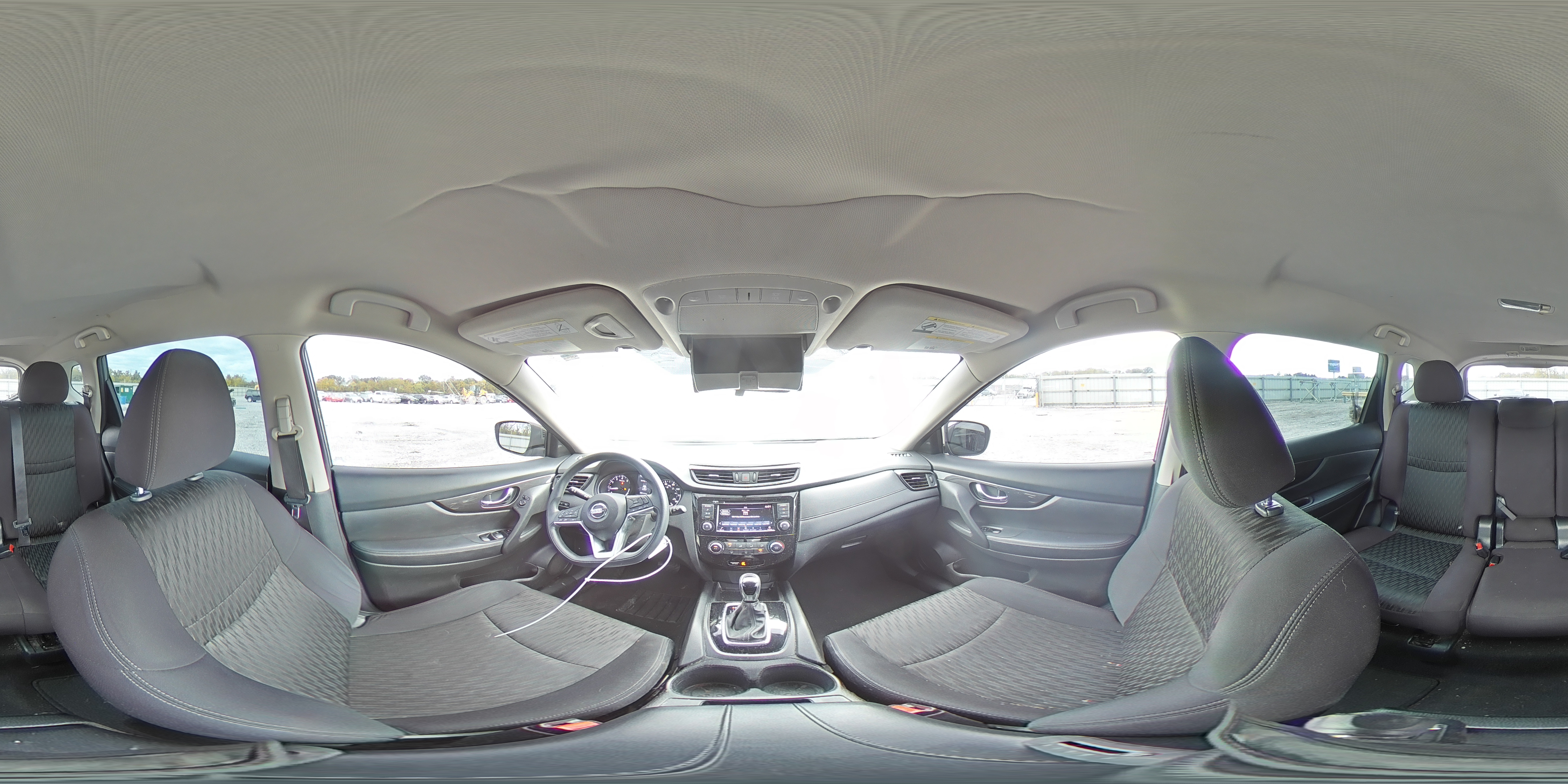 2018 Nissan Rogue - Image 13