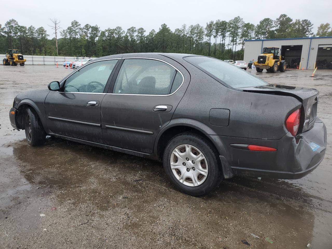 2001 Nissan Maxima - Image 2