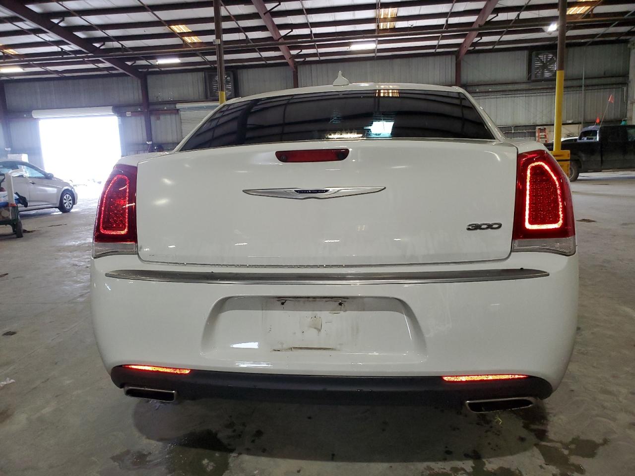 2C3CCAAG8KH679198 2019 Chrysler 300 Touring