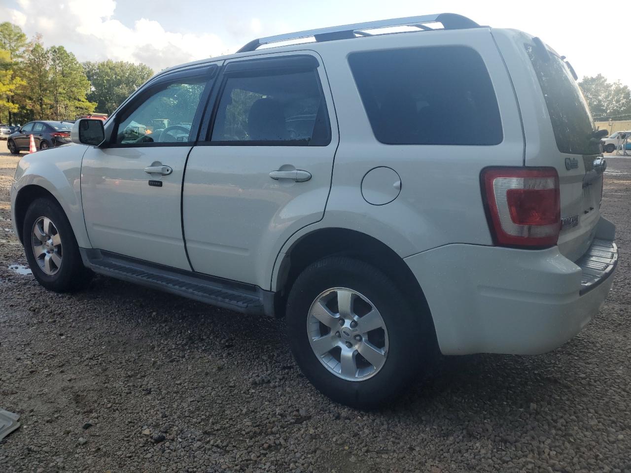 2011 Ford Escape - Image 2