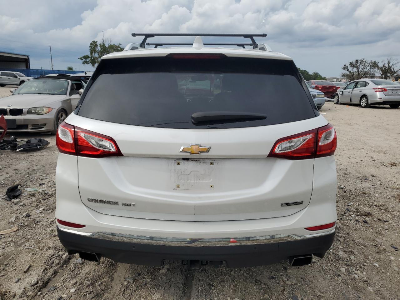 2GNAXNEX2J6162800 2018 Chevrolet Equinox Premier