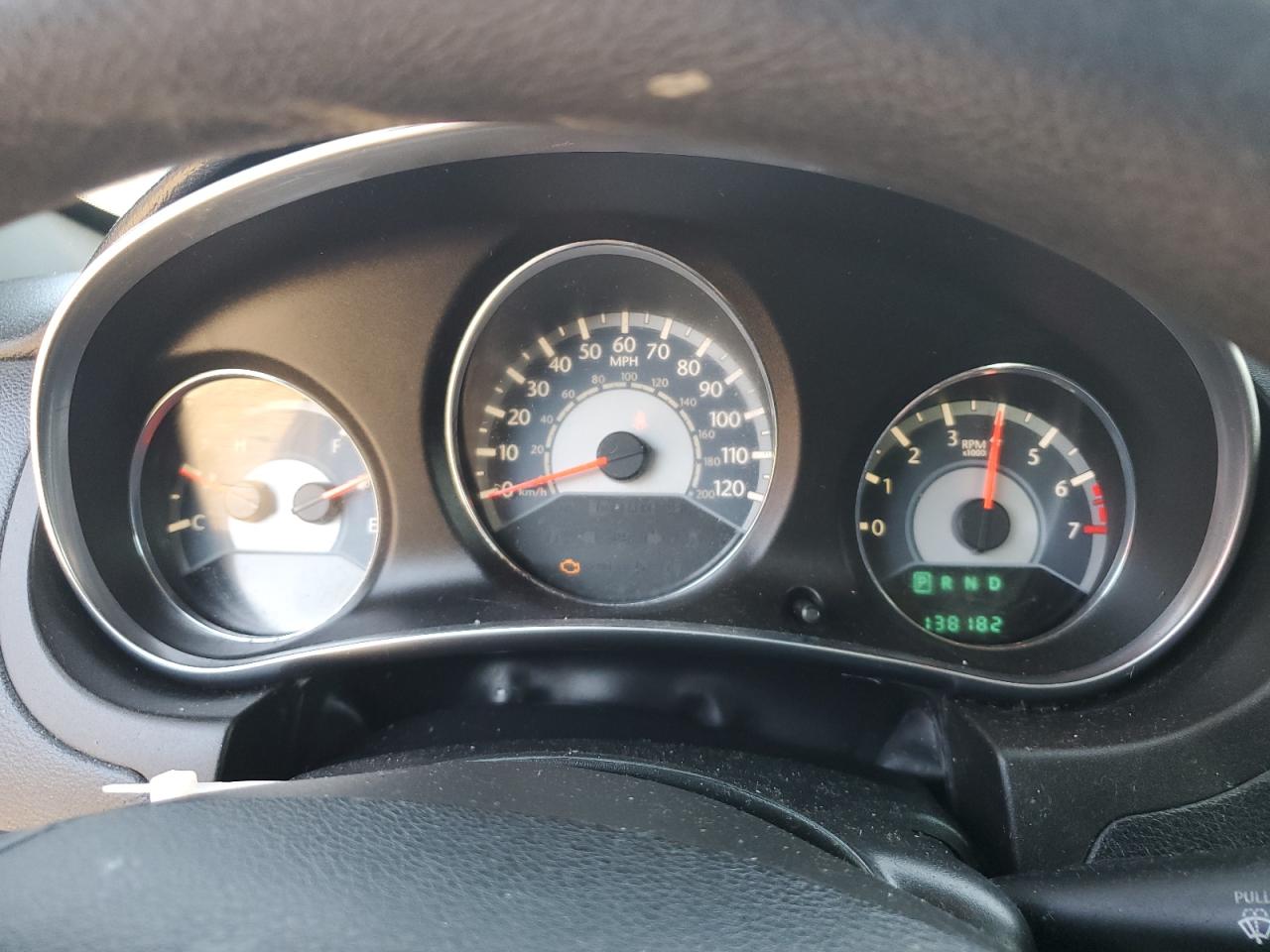 2013 Chrysler 200 - Image 9