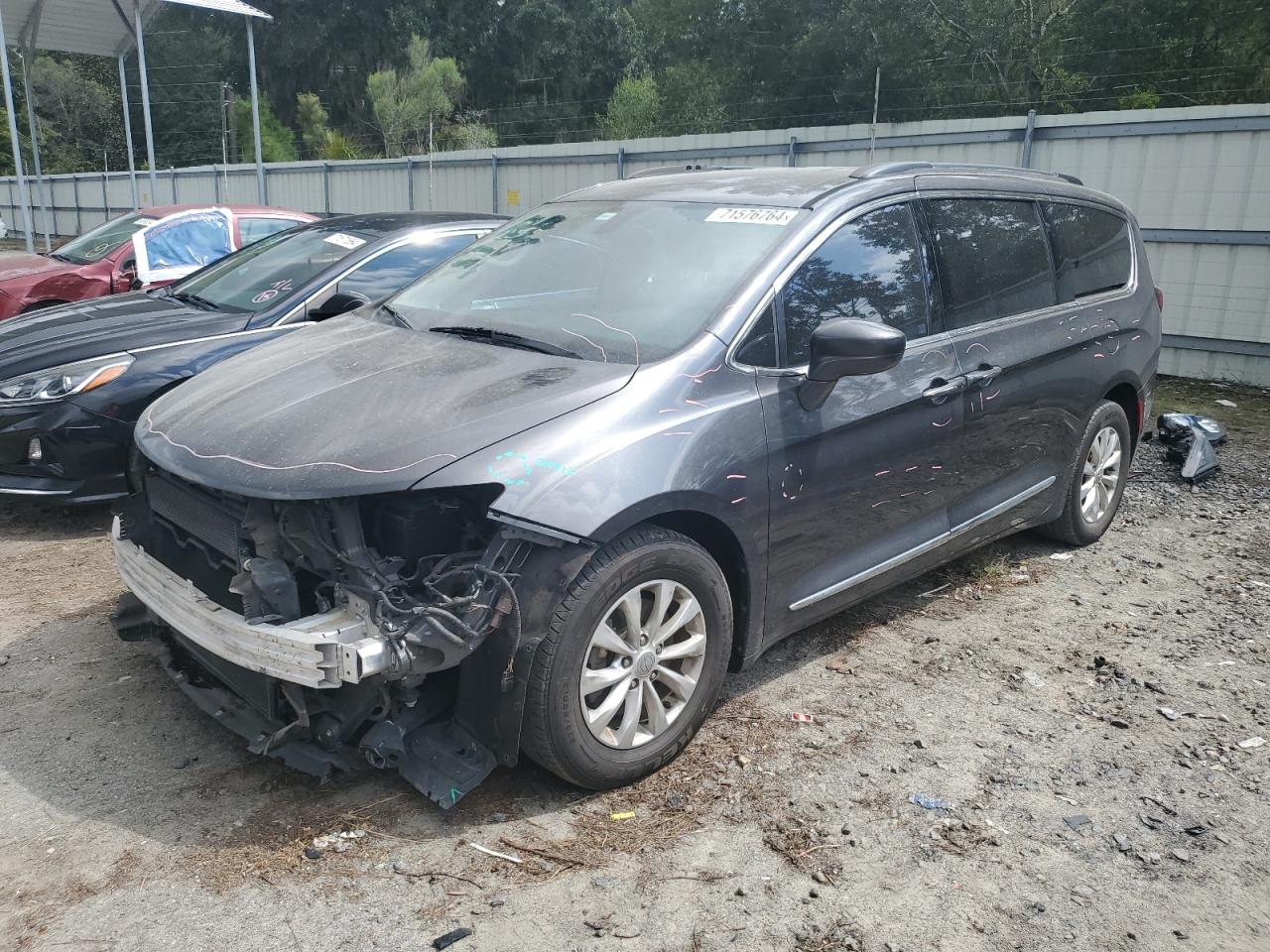 2C4RC1BG6HR505685 2017 CHRYSLER PACIFICA - Image 1