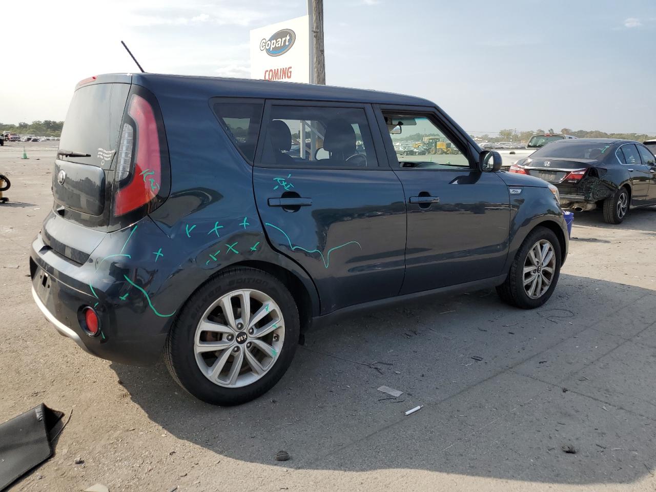 KNDJP3A5XJ7600979 2018 Kia Soul +