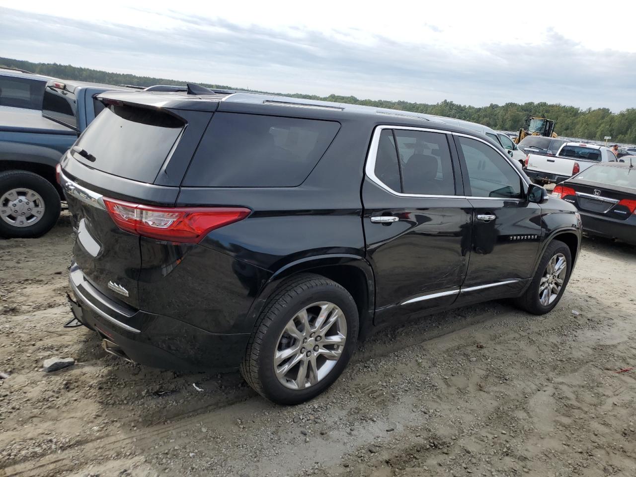 2018 Chevrolet Traverse - Image 3