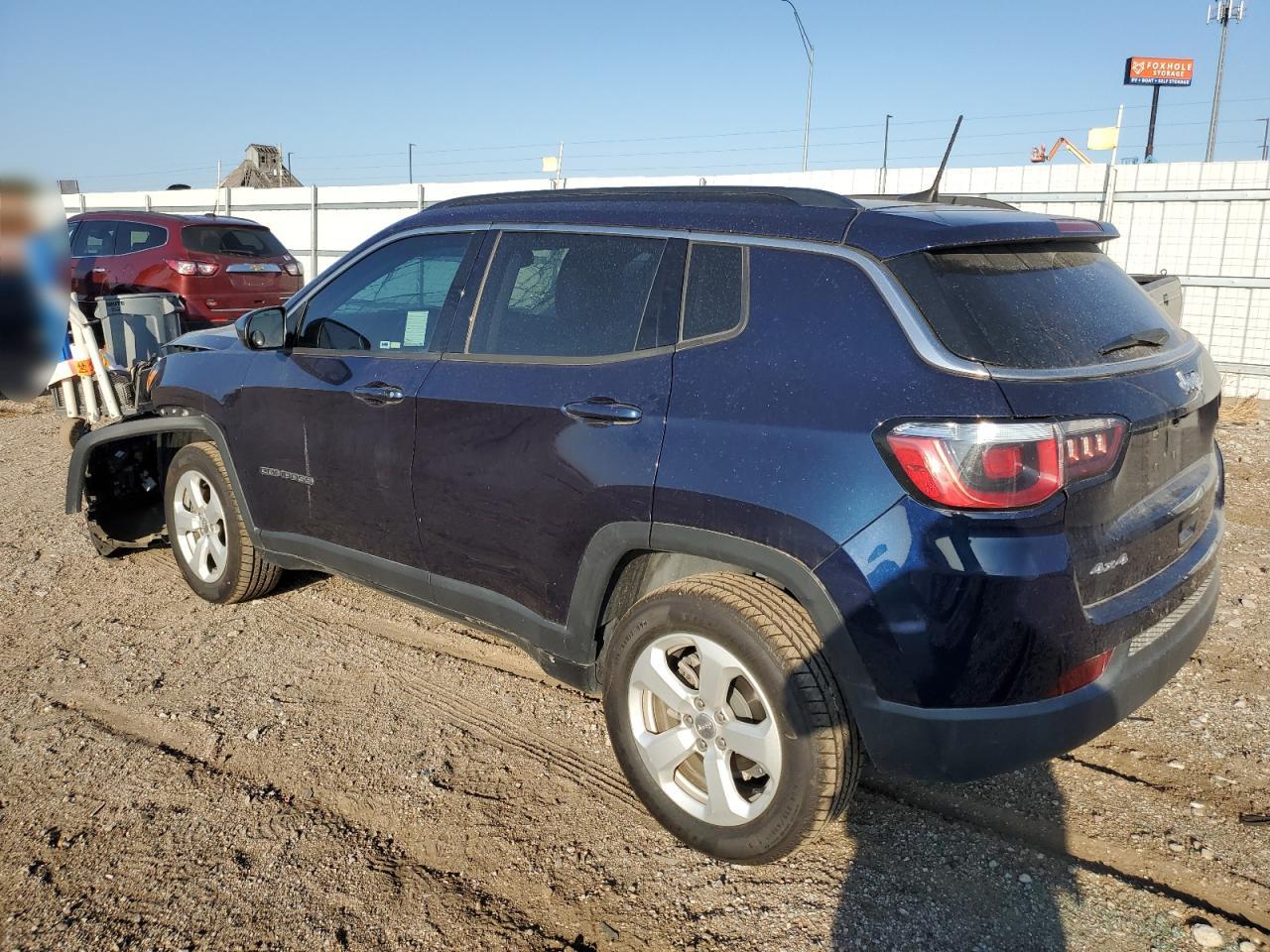 3C4NJDBB2JT199985 2018 JEEP COMPASS - Image 2