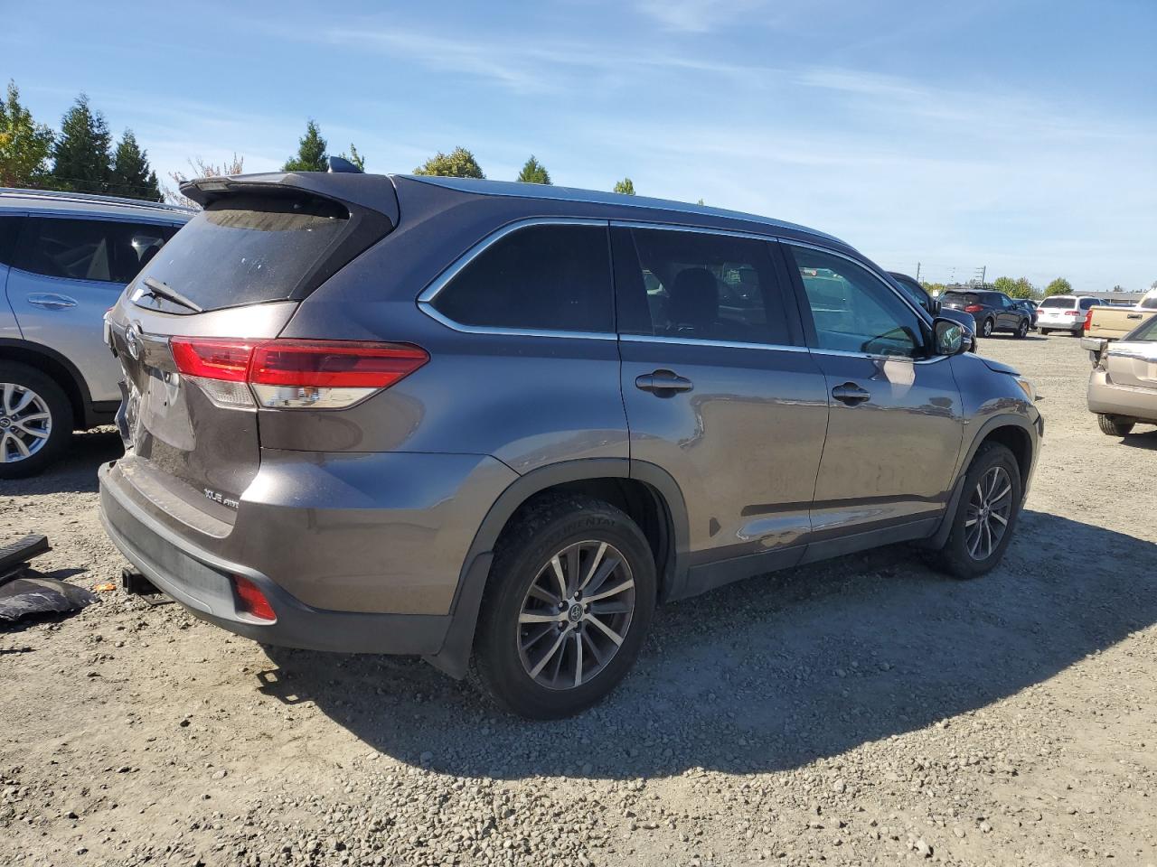 2019 Toyota Highlander - Image 3