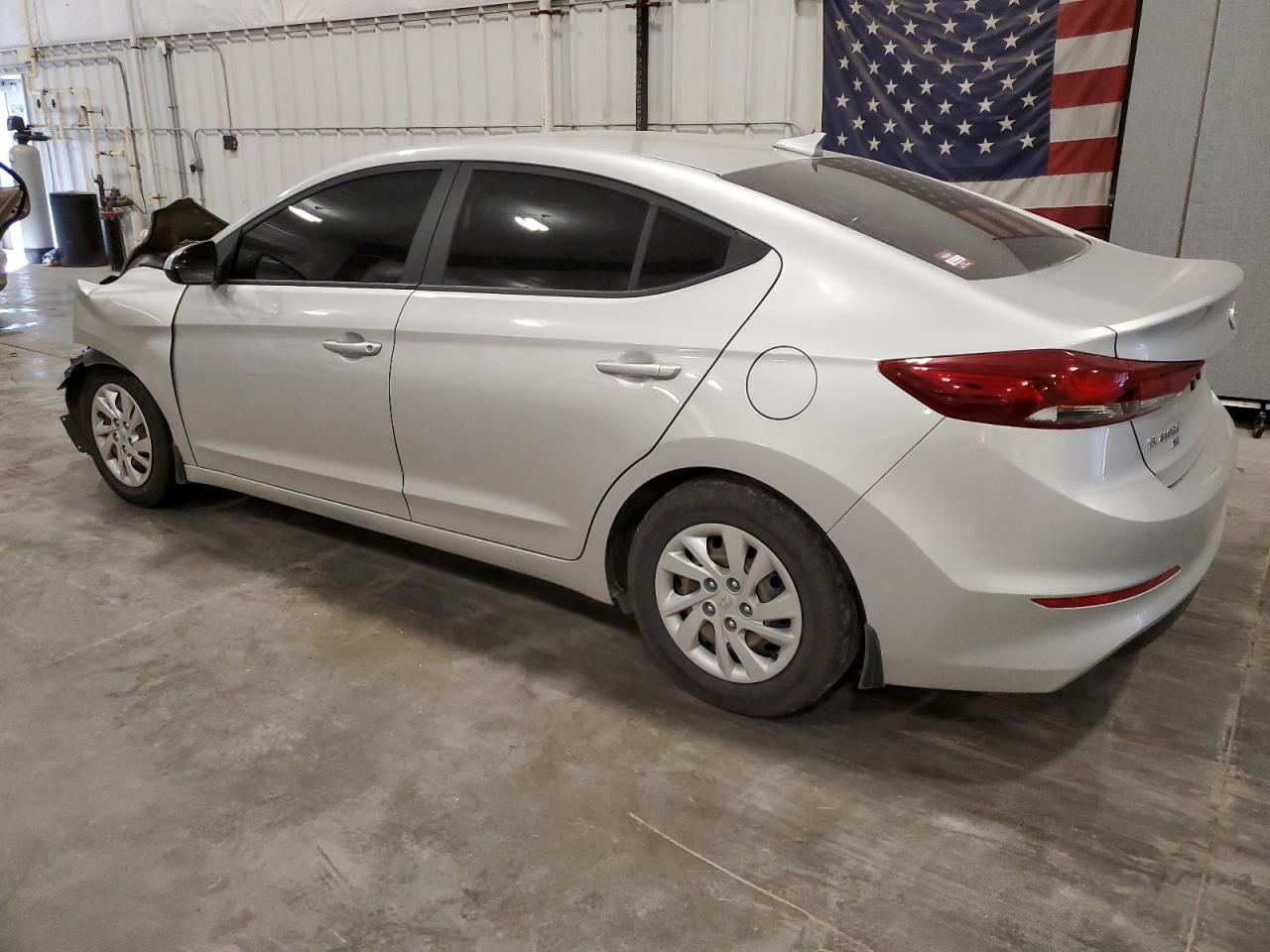 5NPD74LFXJH388802 2018 HYUNDAI ELANTRA - Image 2