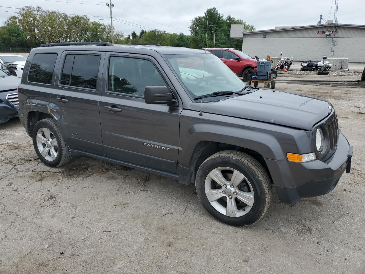 2015 Jeep Liberty (Patriot) - Image 4