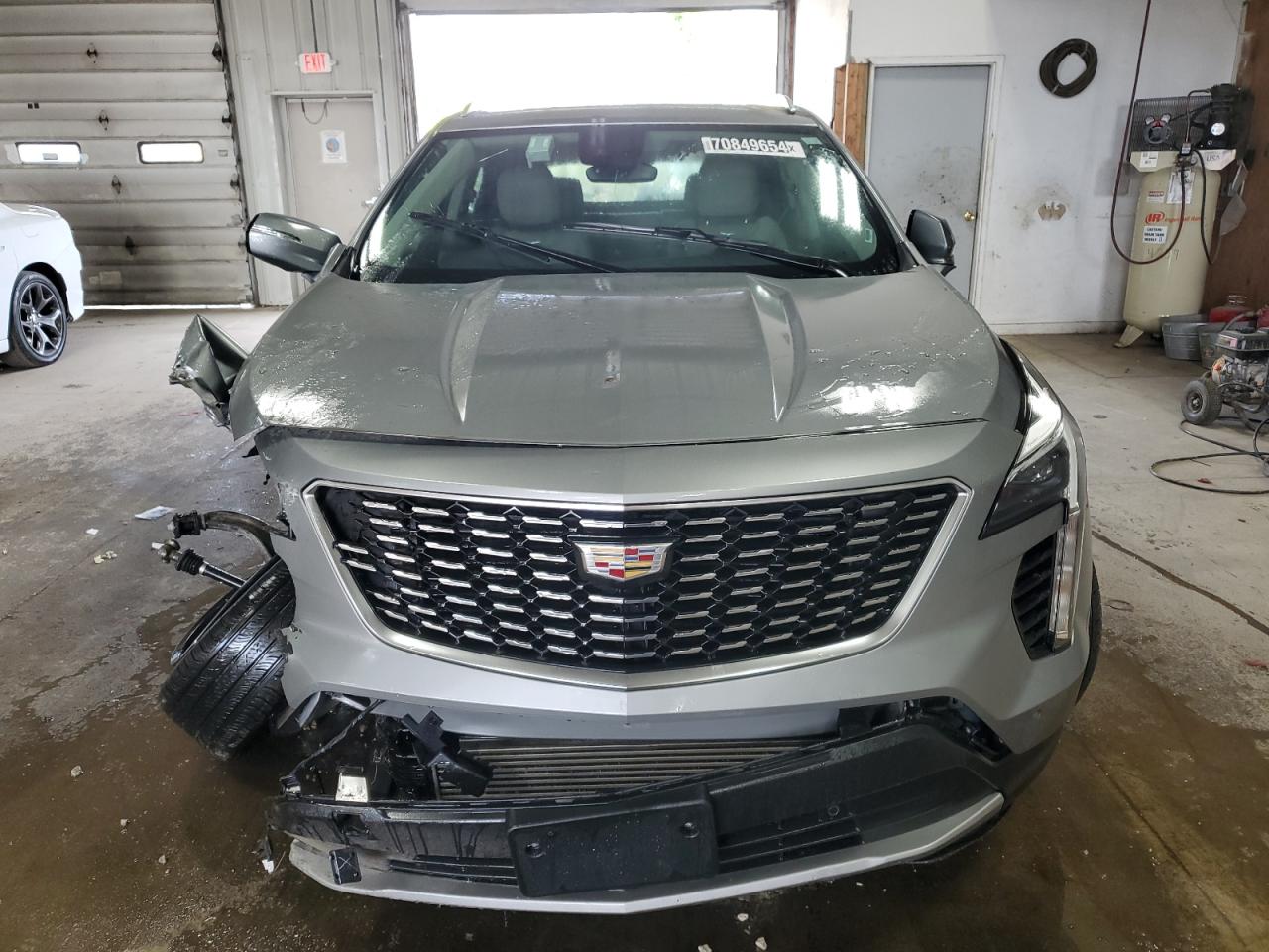 VIN 1GYFZDR40PF200195 2023 CADILLAC XT4 no.5