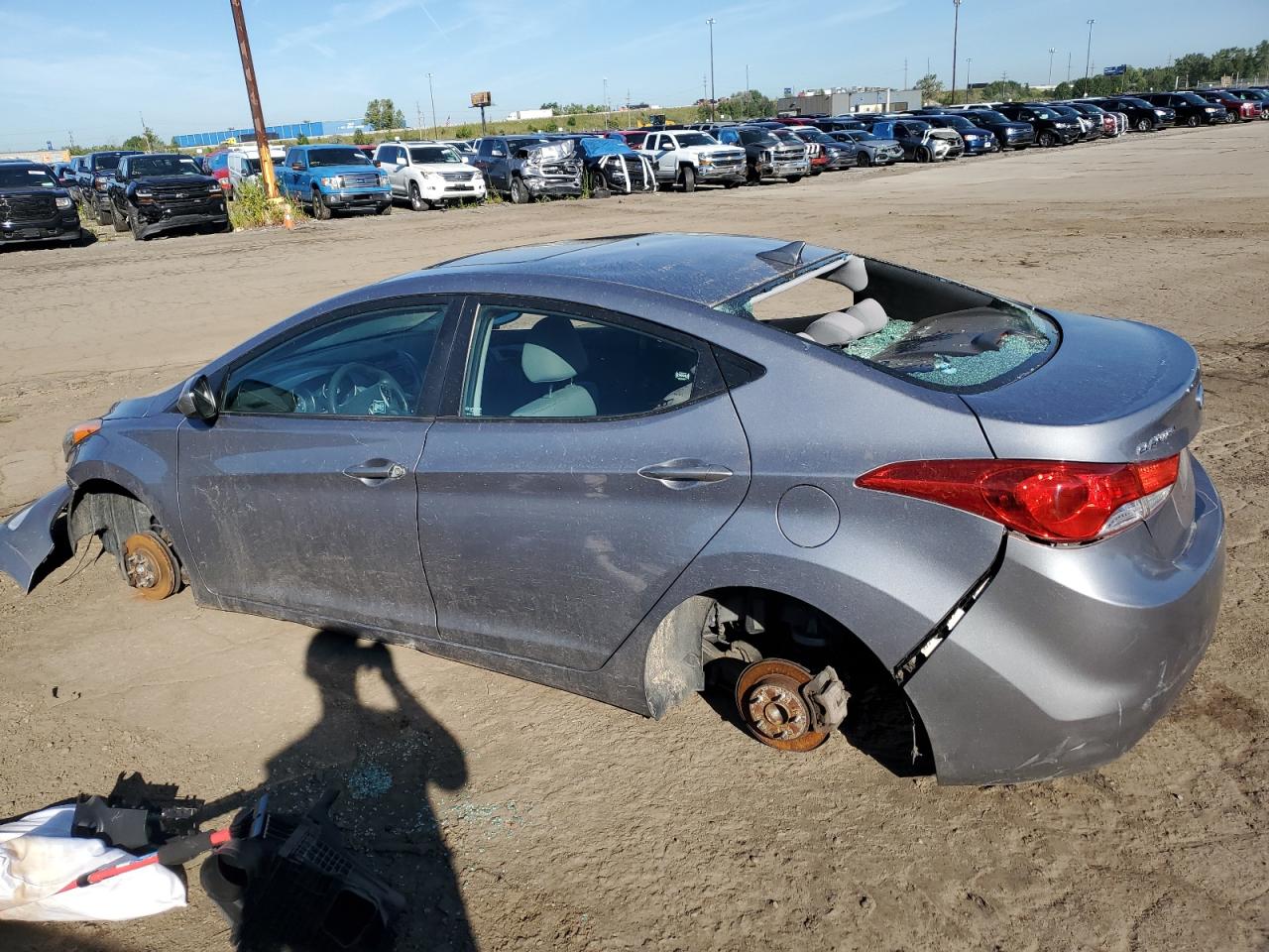 2013 Hyundai Elantra - Image 2