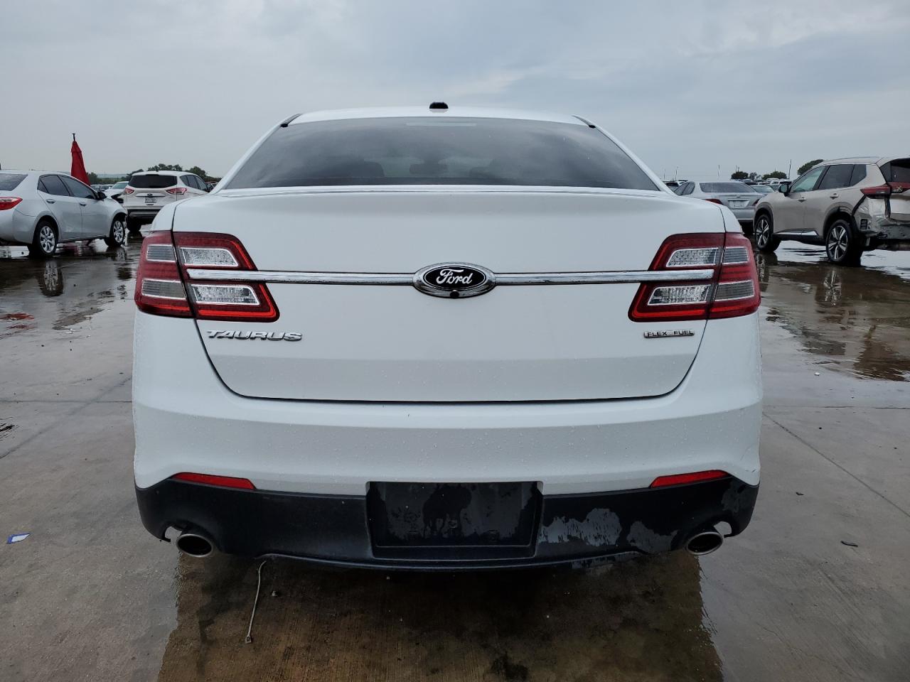 1FAHP2D87HG143207 2017 Ford Taurus Se