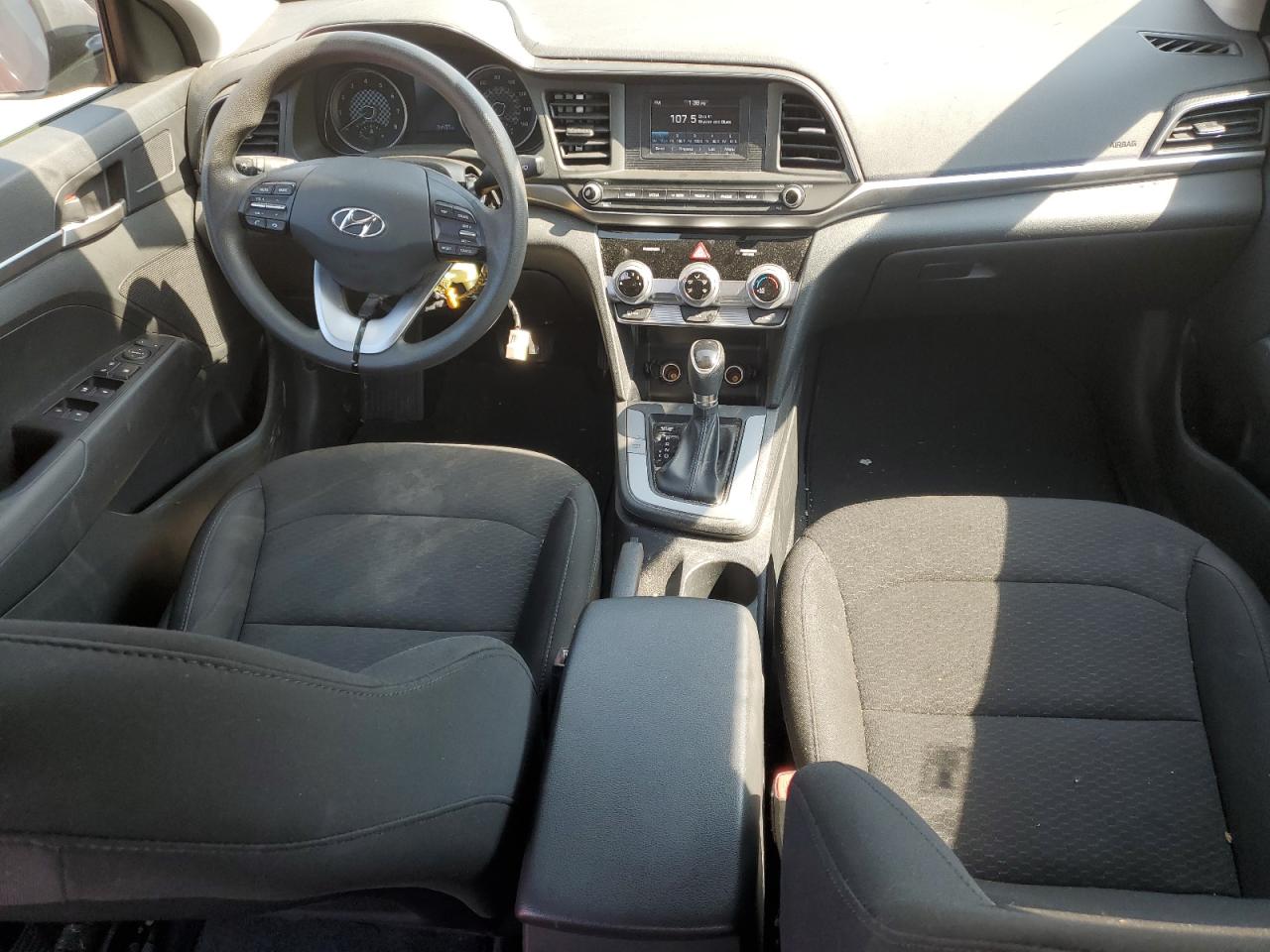 5NPD74LF3KH490735 2019 Hyundai Elantra Se