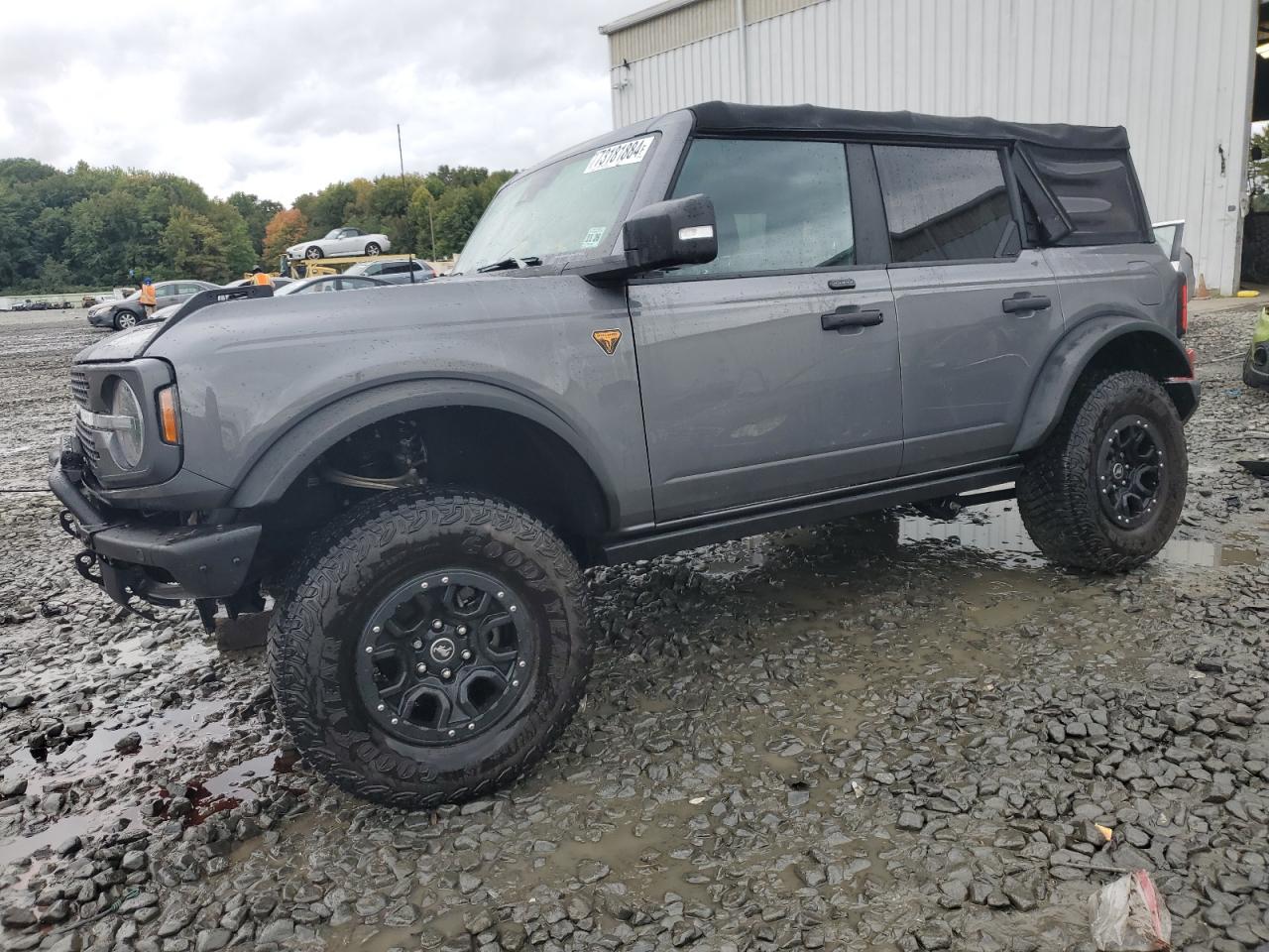2021 Ford Bronco - Image 1
