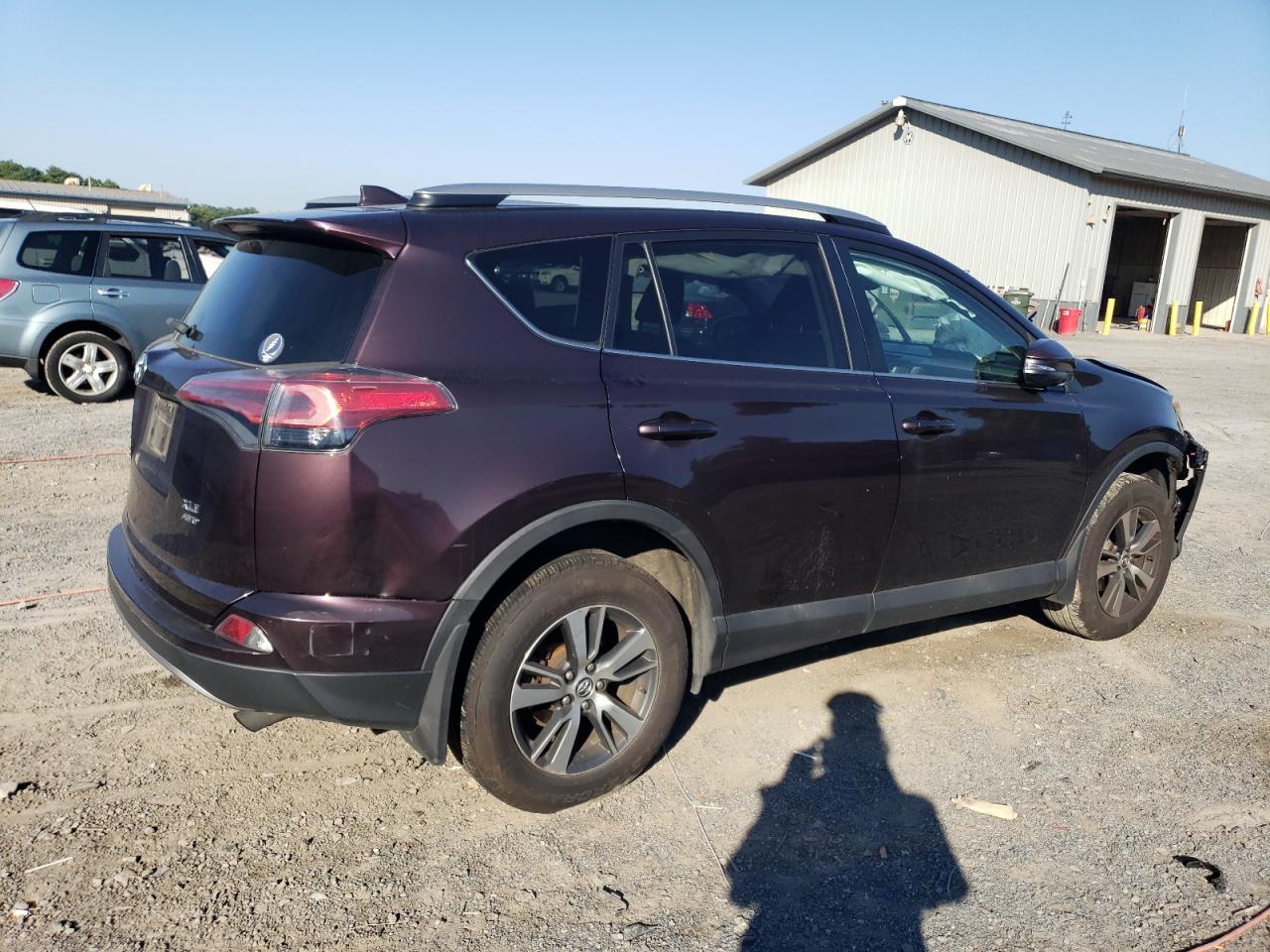 2017 Toyota Rav4 Xle VIN: 2T3RFREV8HW683717 Lot: 70963024