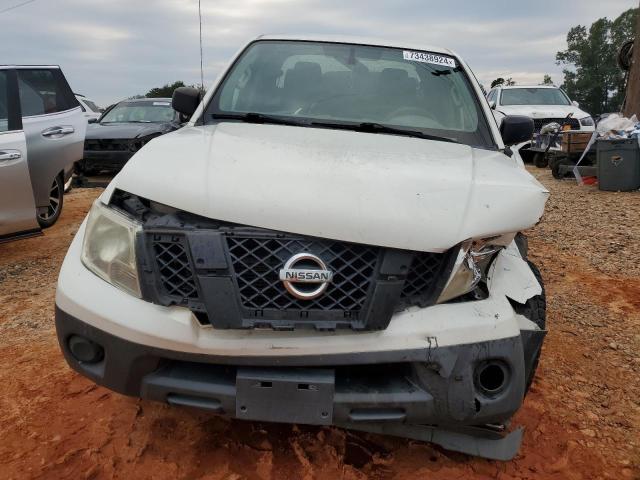  NISSAN FRONTIER 2013 Белы