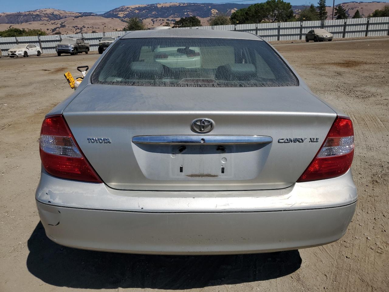 2003 Toyota Camry Le VIN: JTDBE30K430166152 Lot: 70307124