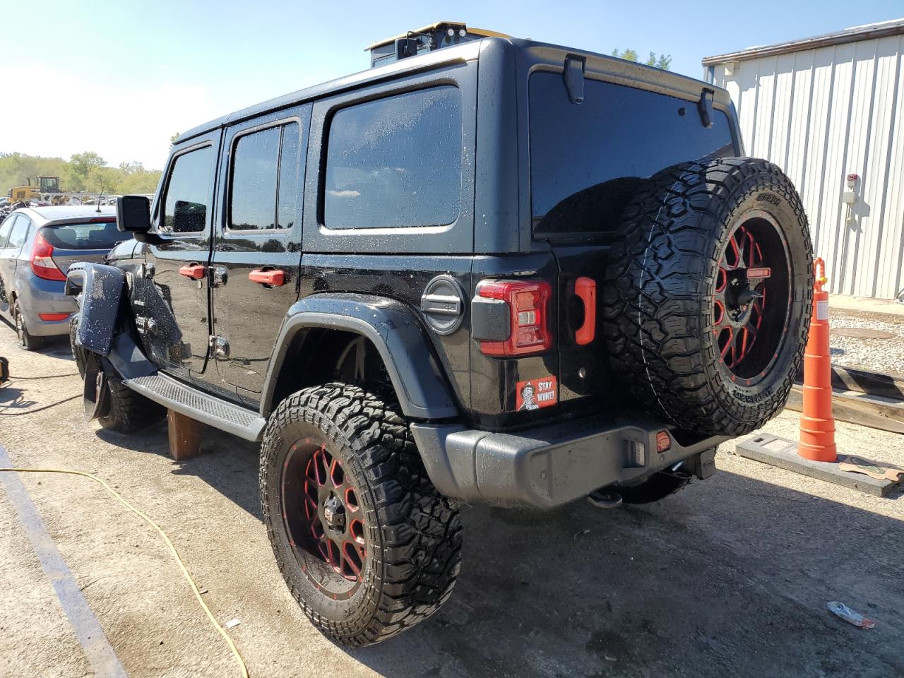 1C4HJXEG2JW291114 2018 Jeep Wrangler Unlimited Sahara